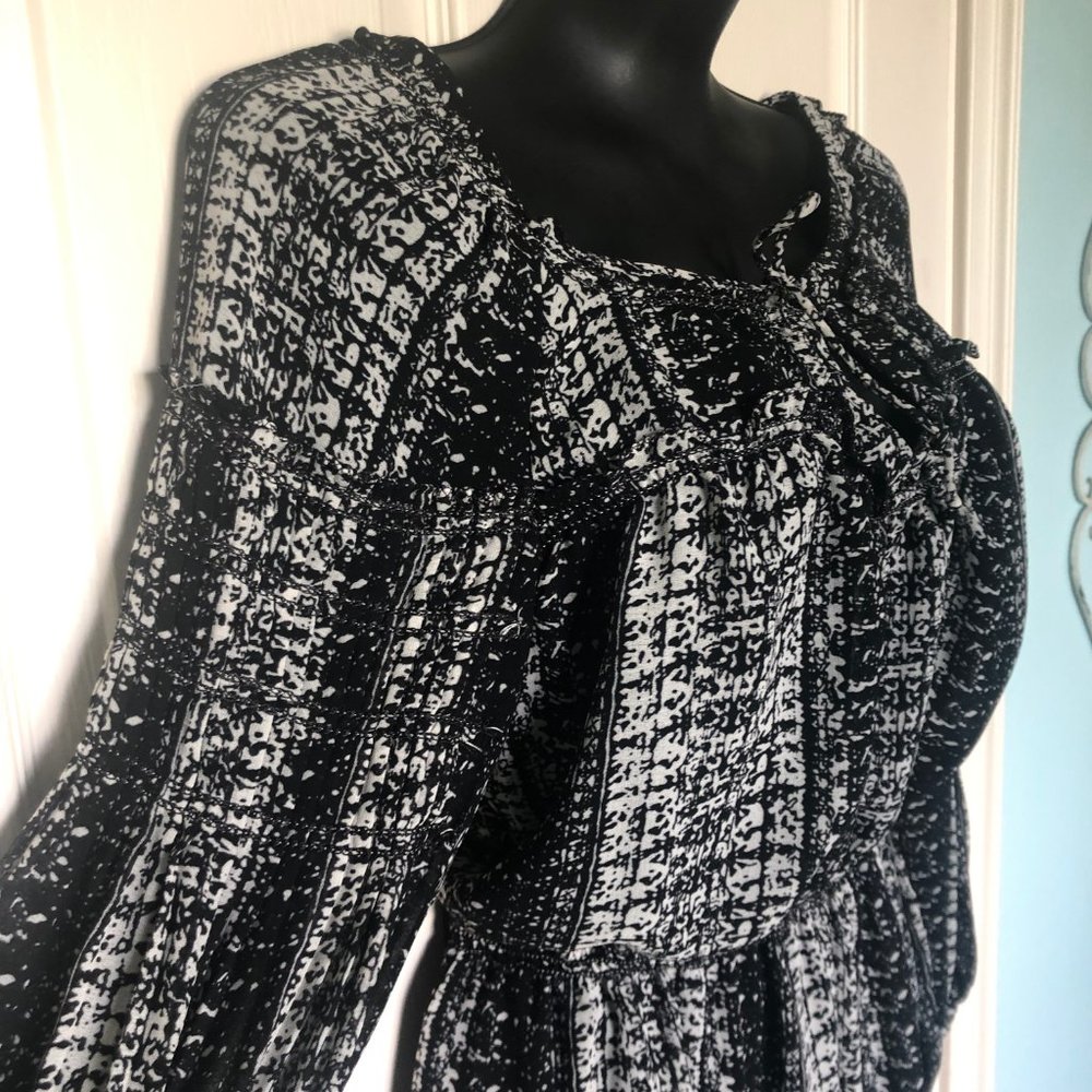 🌺3 for $25🌺 Max Studio - Black and Cream Dress - Picture 2 of 6